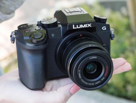Цифровая беззеркальная гибридная камера LUMIX DMC-G7KEE Panasonic lumix dmc g7 kit отзывы